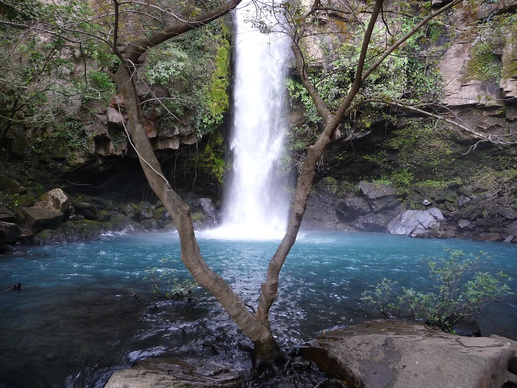 waterfalls-in-costa-rica-guanacaste-rincon-de-la-vieja-national-park